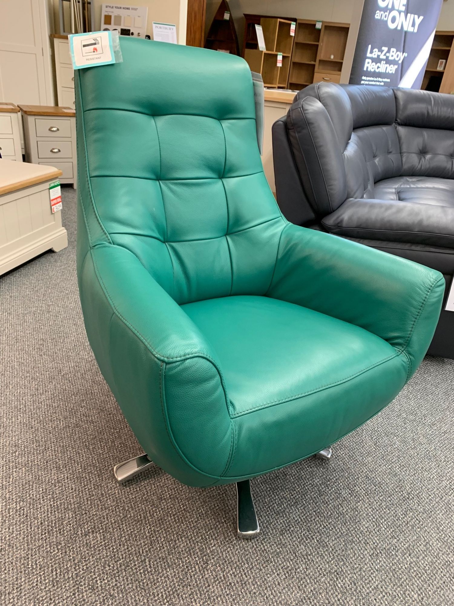 Clearance - HTL Washington Swivel Chair in Leather - Chairs, Recliners