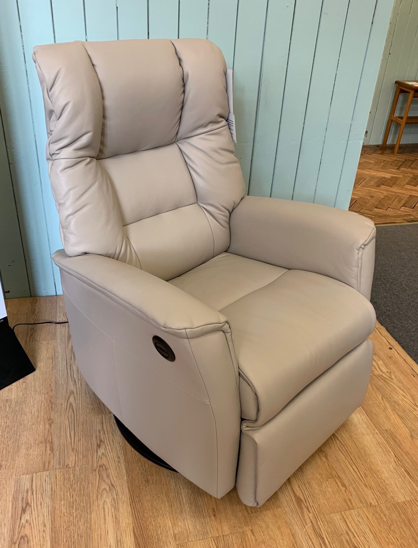 Small Rocker Recliner Swivel Chair / Swivel Recliner Leather Perth