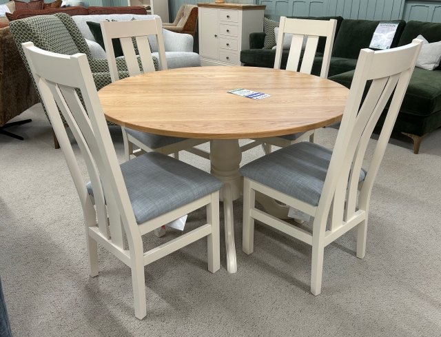 Clearance - Hill & Hunter New England 48" Circular Dining Table & 4 x Chairs