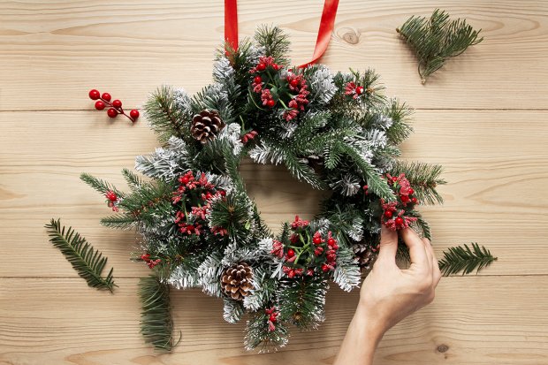 How to Make Your Own Christmas Wreath