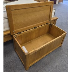 Clearance - Classic Portbury Blanket Box Oak