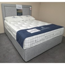 Clearance - Hypnos Lyndhurst 5'0" (150cm) Kingsize 2+2 Drawer Divan Set + Headboard