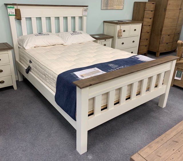 Clearance - Baker Cotleigh 4'6" Double Bedstead