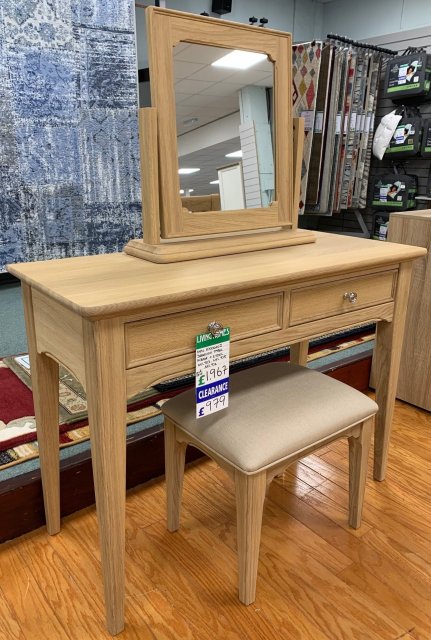 Clearance - TCH New England Dressing Table inc Mirror & Stool