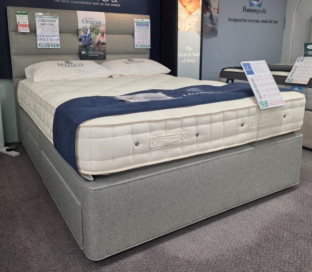 Clearance - Hypnos Chiltern Deluxe 5'0"(150cm) Kingsize 2+2 Drawer Divan Set + Headboard