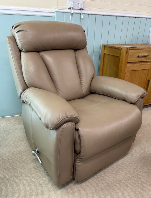 Clearance - La-Z-Boy Georgina Handle Manual Recliner in Dolce Leather