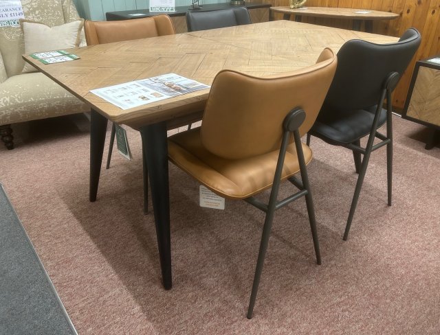 Clearance - Baker Flight Extending Dining Table &  6 x Jack Chairs (4 in Black, 2 in Cognac)