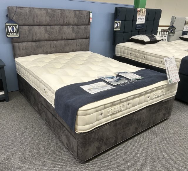 Clearance - Hypnos Orthocare Classic 5'0" (150cm) Kingsize 2 Drawer Divan Set + Headboard