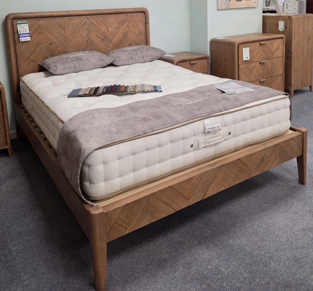 Clearance - Baker Aurora 150cm King Bedstead